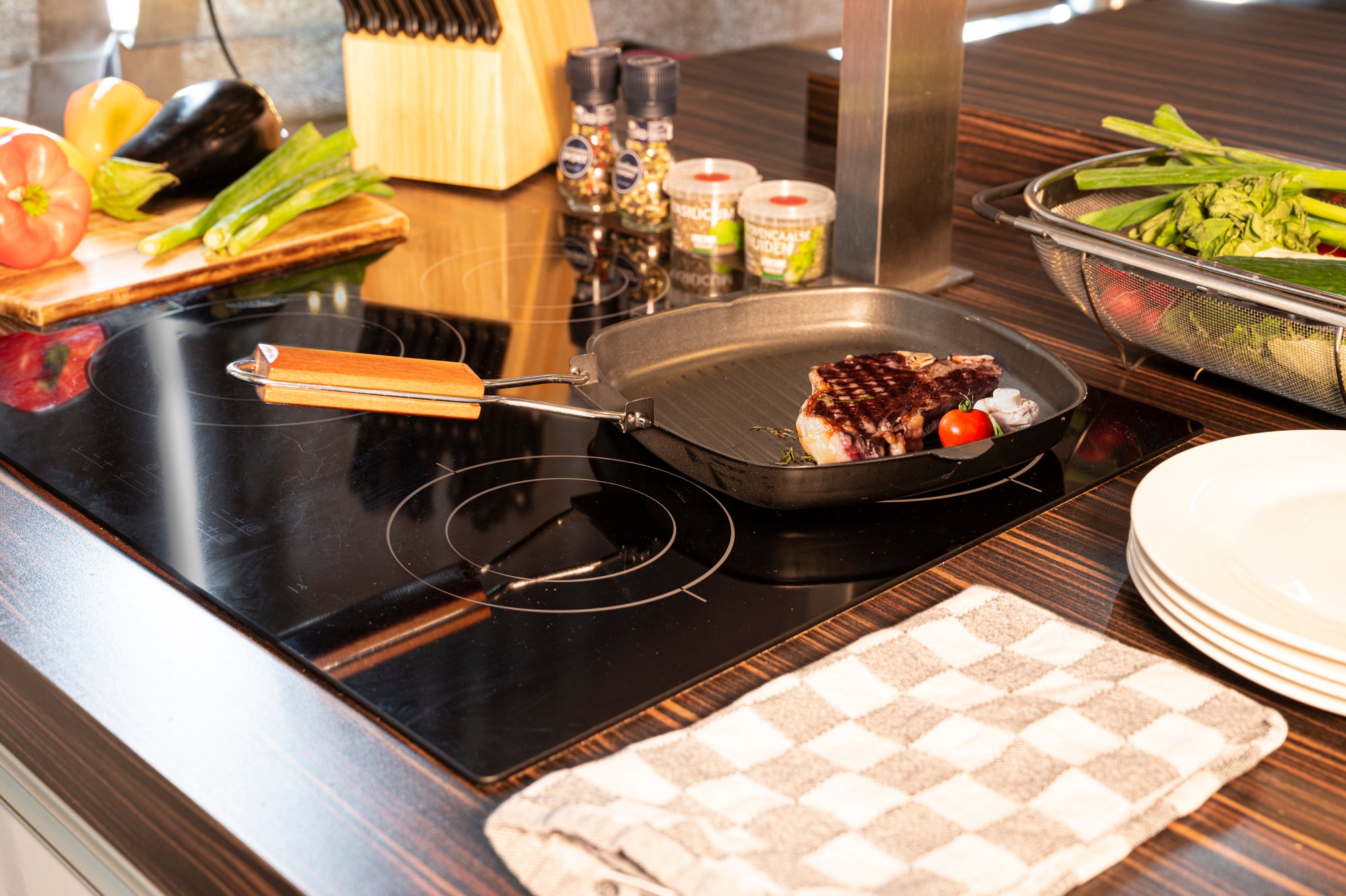 Grill Pan W Fold Handle 24Cm