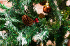 CHRISTMAS GIFTS KUNSTKERSTBOOM SPRUCE 210CM 1024 TAKKEN MET SNEEUW - Tuincentrum Lopik