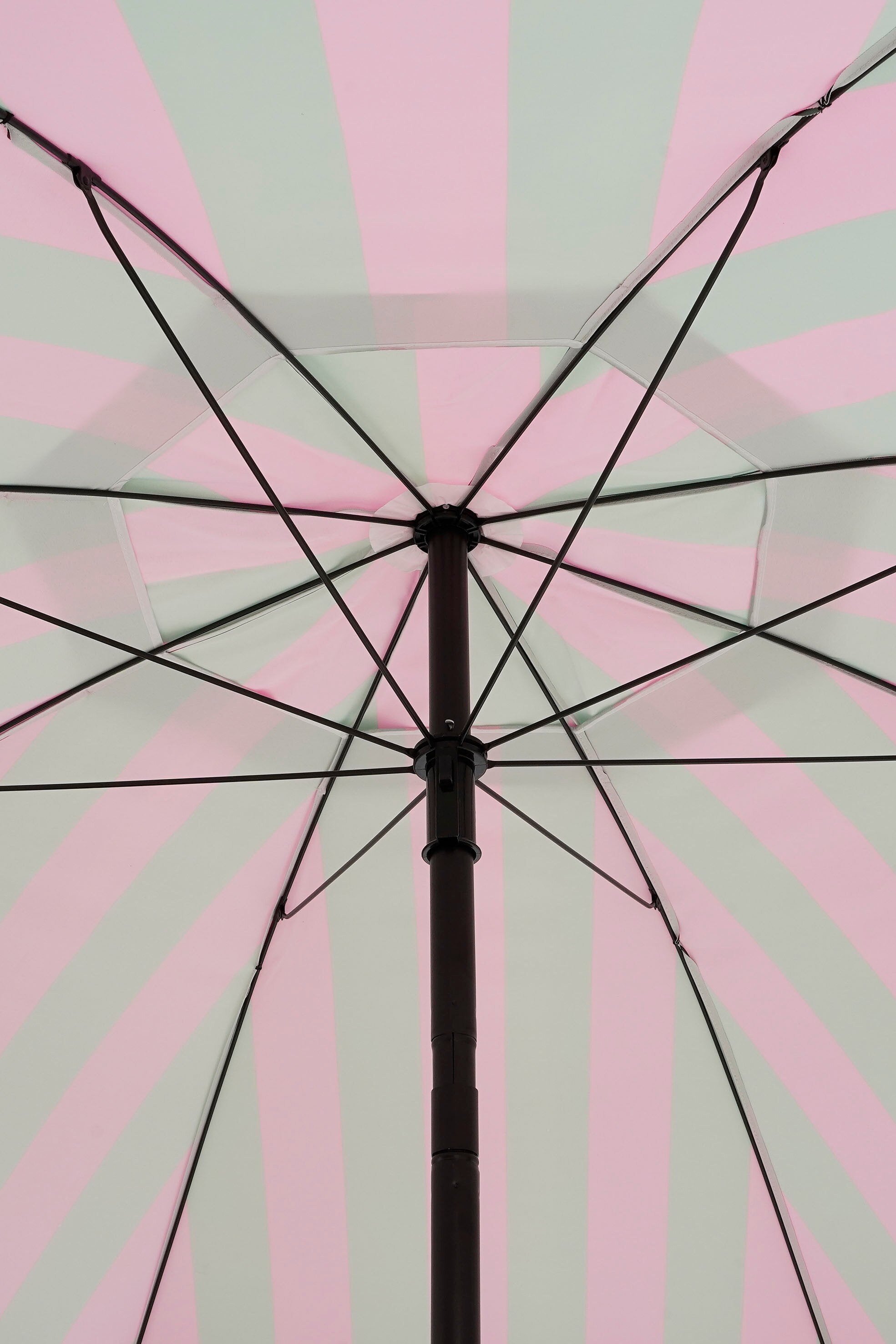 Osborn Parasol Green - H238Xd220Cm