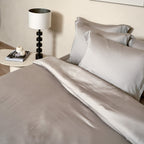 COCO & CICI TENCEL SATEEN DEKBEDOVERTREK TAUPE LITS JUMEAUX 240 X 220 CM + 2 KUSSENSLOPEN 60 X 70 CM