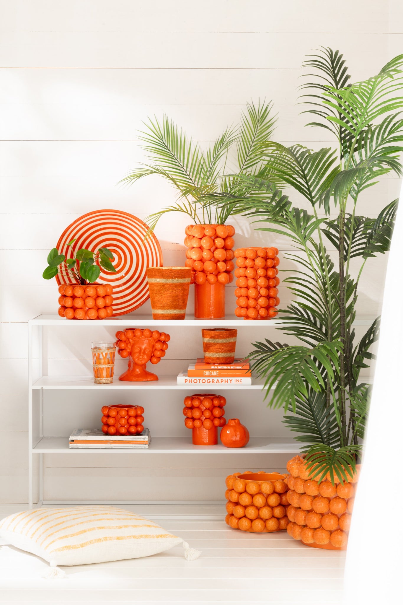 J-LINE KUNSTPLANT CHAMAEDOREA IN POT PLASTIC GROEN/ZWART LARGE 31X60X114CM - Tuincentrum Lopik