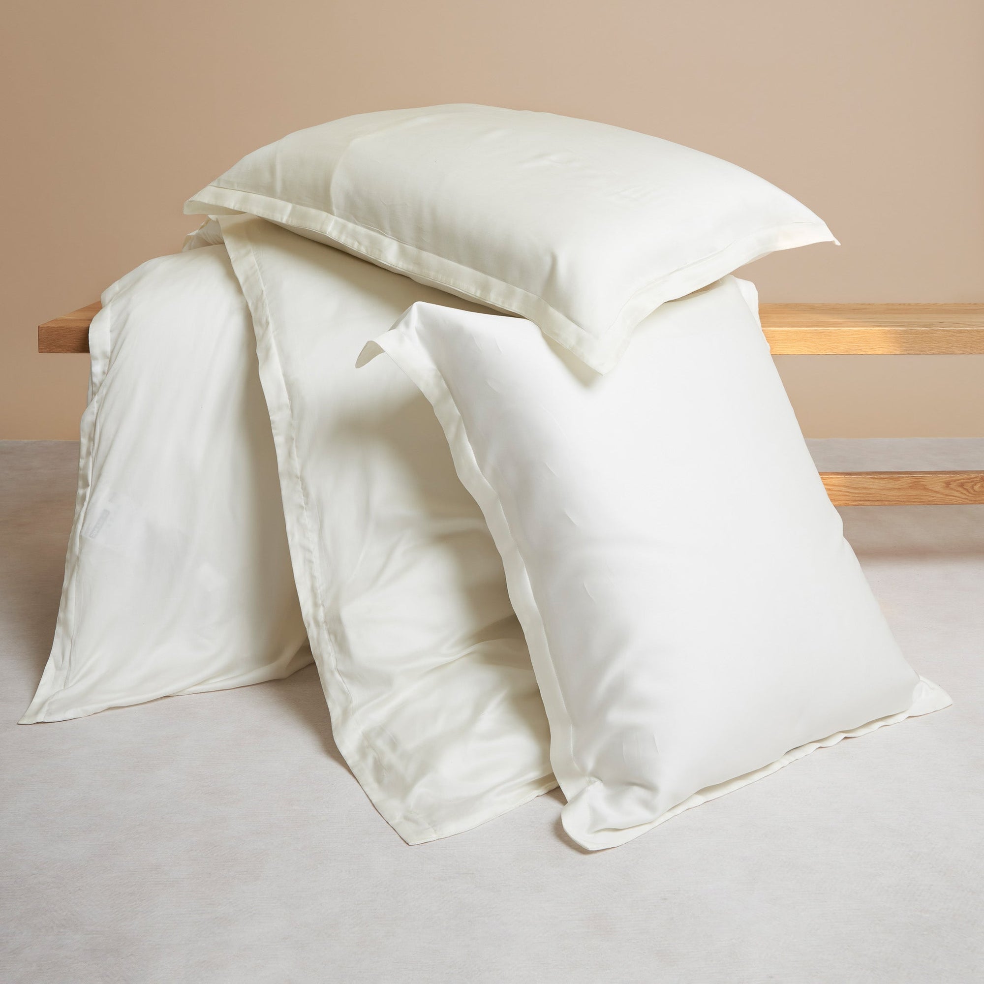 COCO & CICI TENCEL SATEEN DEKBEDOVERTREK OFF WHITE + 2 KUSSENSLOPEN 60X70