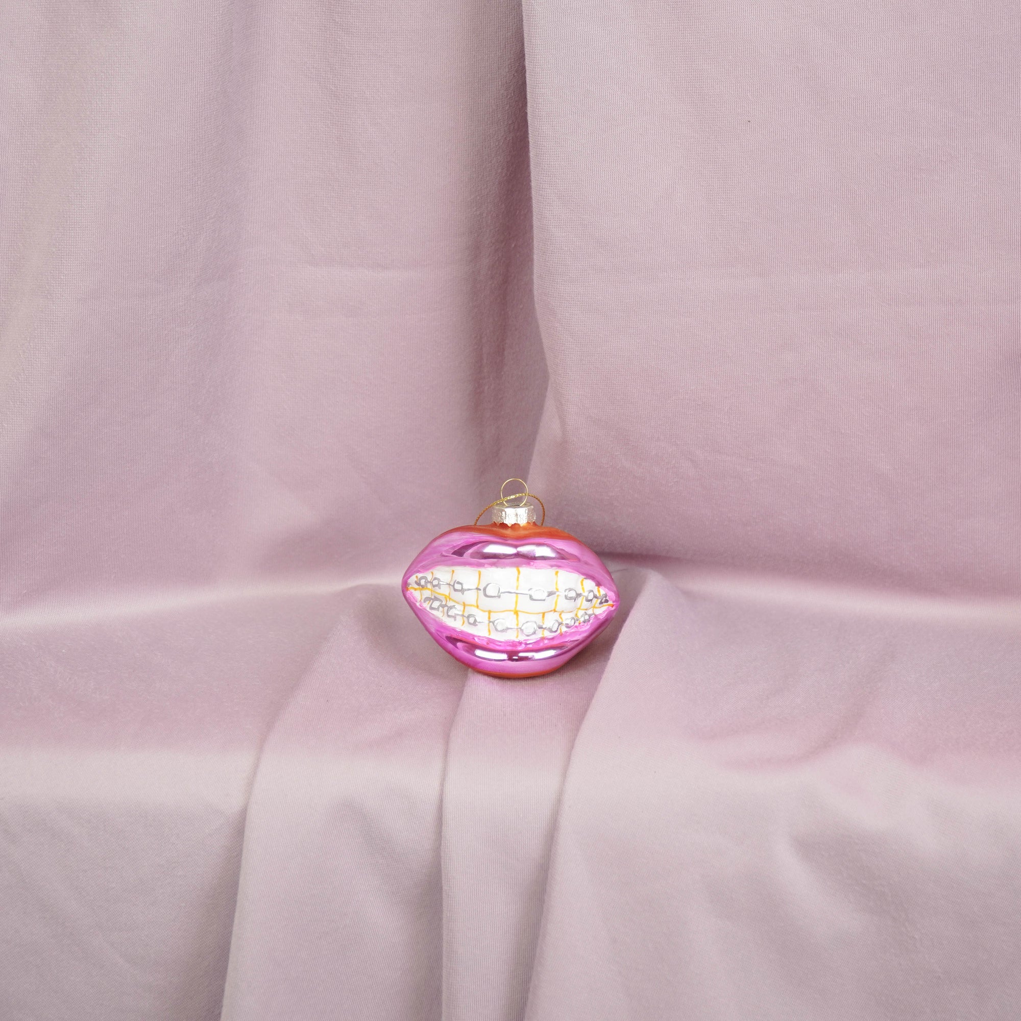 HOUSEVITAMIN KERSTHANGER ARMBAND MET LIPPEN GLAS ROZE 9 CM