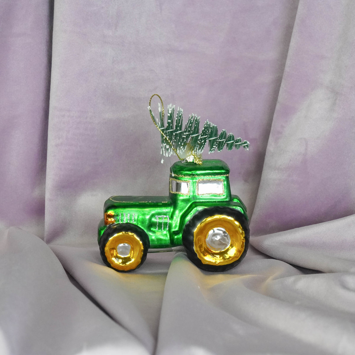 HOUSEVITAMIN KERSTHANGER TRACTOR GLAS GROEN 10 CM