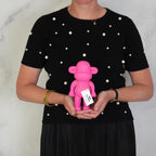 HOUSEVITAMIN APENBEELD THE LEGEND POLYRESIN ROZE 19 CM