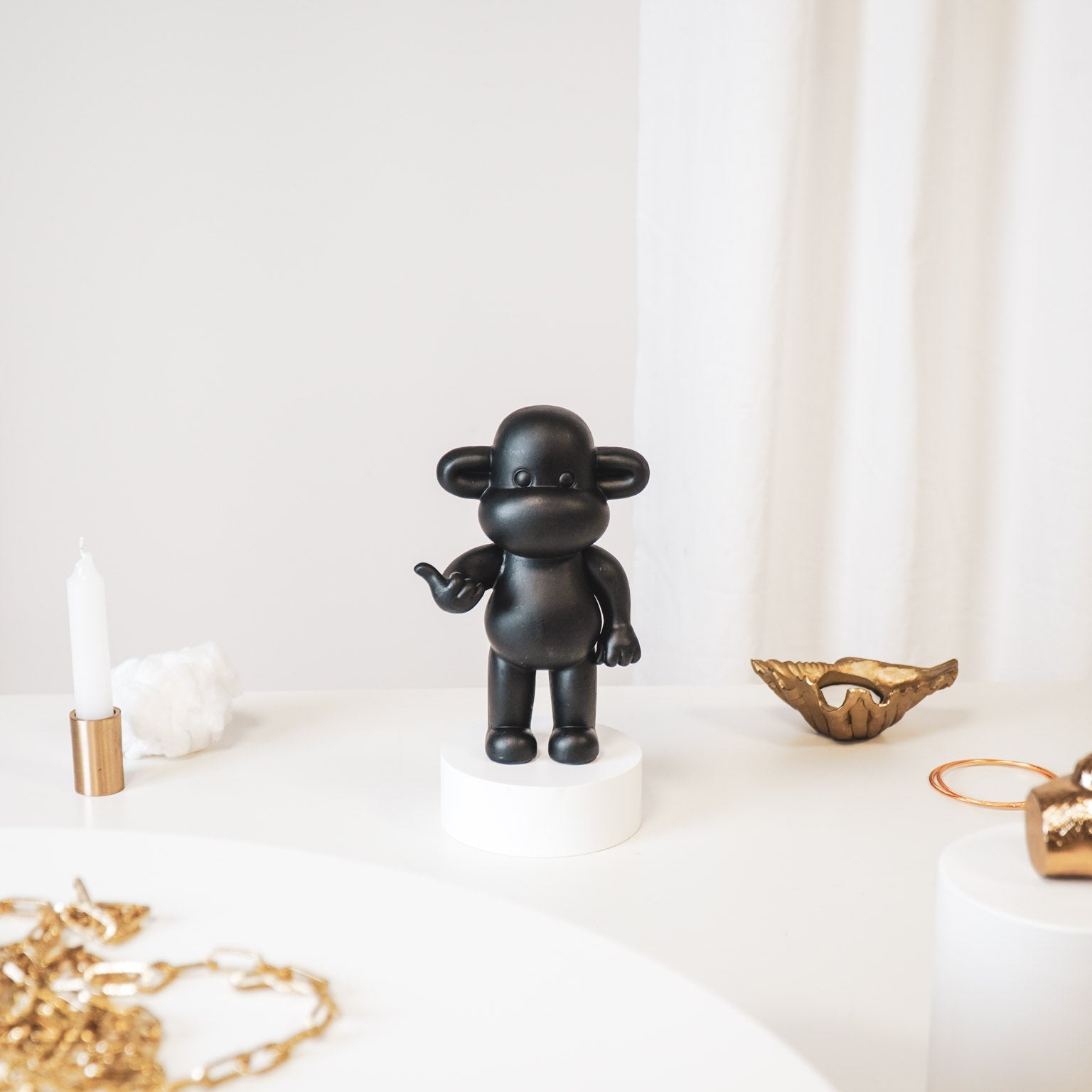 HOUSEVITAMIN APENBEELD THE LEGEND HANG LOOSE POLYRESIN ZWART 19 CM