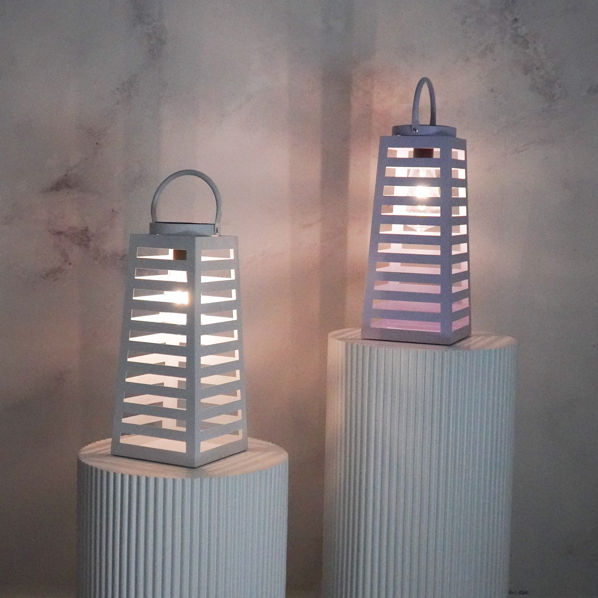 HOUSEVITAMIN LAMP LANTAARN SOLAR METAAL WIT 14X32,5CM