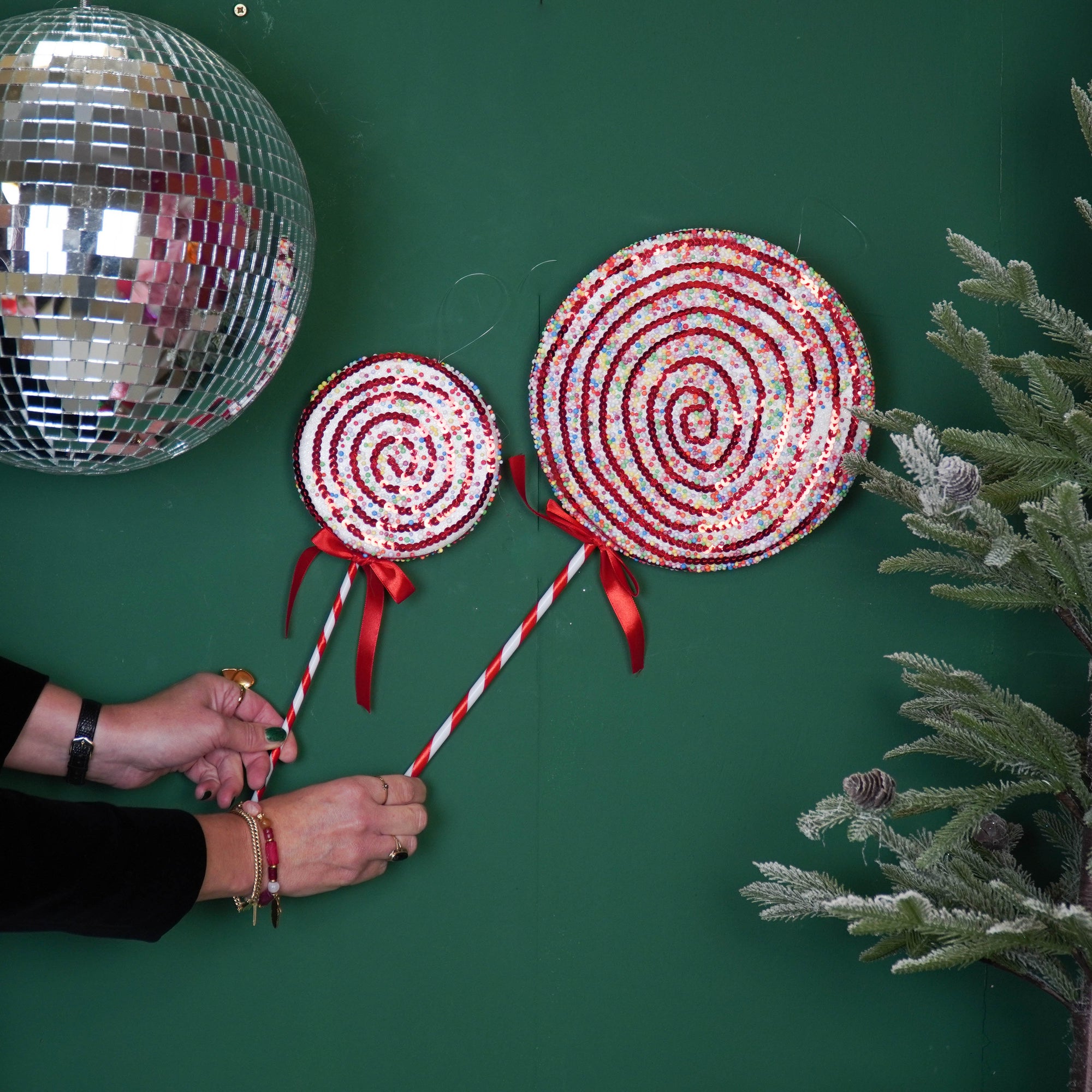 HOUSEVITAMIN DECORATIEVE LOLLY FOAM ROOD/WIT 63 CM