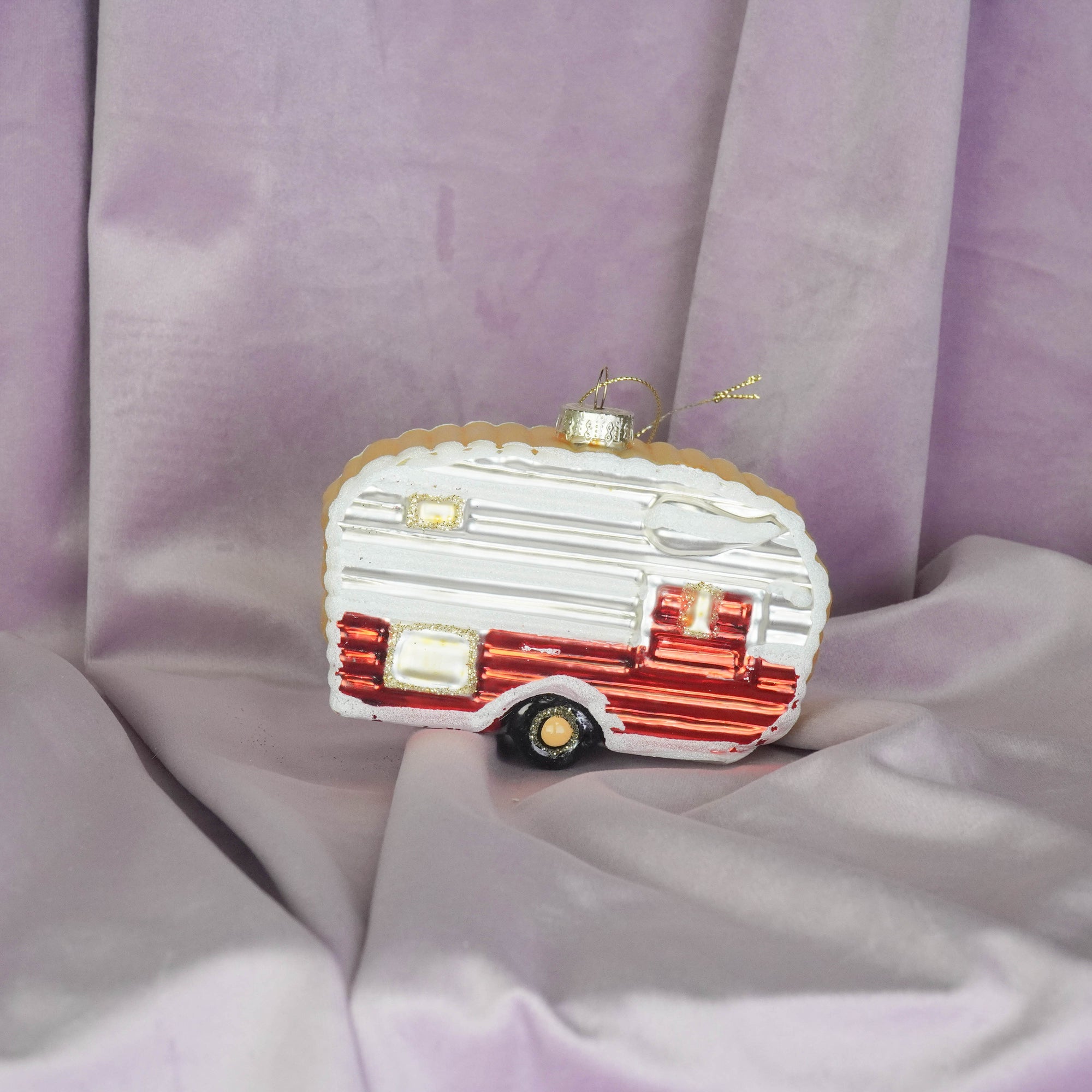 HOUSEVITAMIN KERSTHANGER CARAVAN GLAS WIT/ROOD 11,5 CM