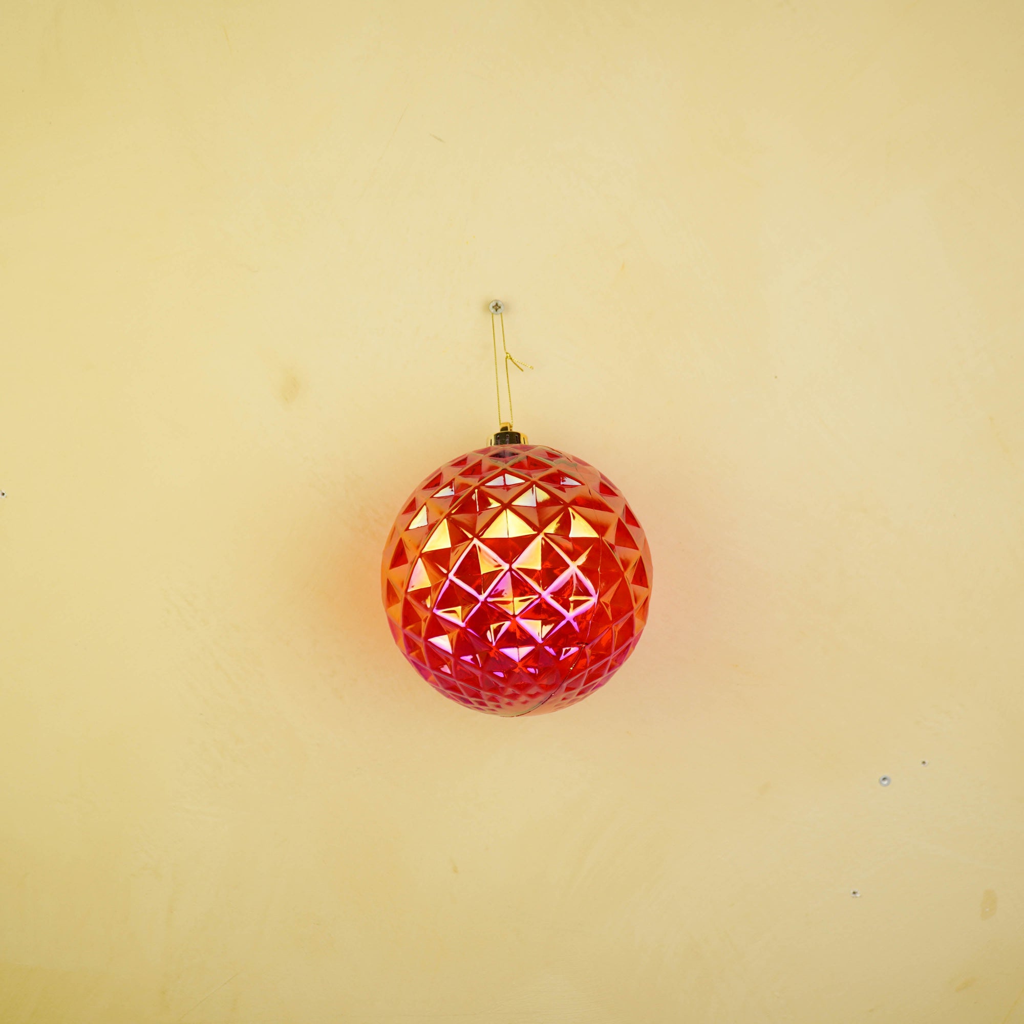HOUSEVITAMIN KERSTBAL KUNSTSTOF ROOD 15 CM