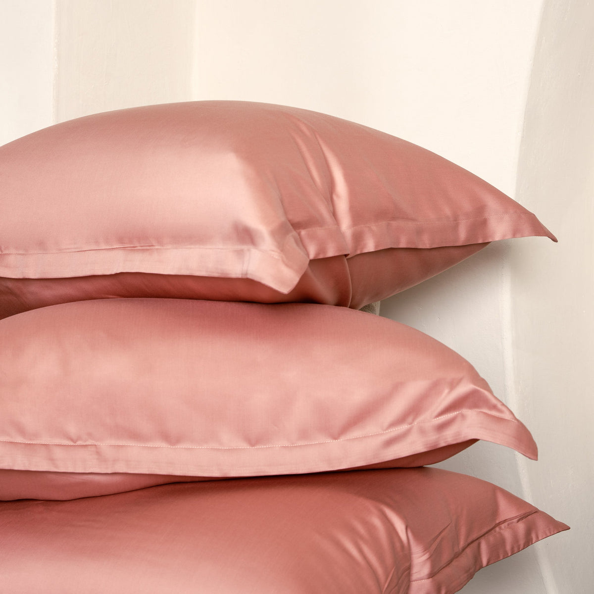 COCO & CICI TENCEL SATEEN KUSSENSLOOP TERRA ROZE 40 X 80 CM