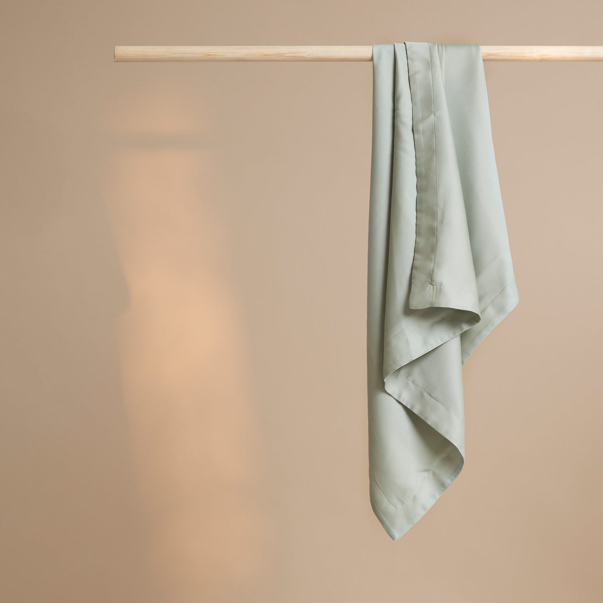 COCO & CICI TENCEL SATEEN KUSSENSLOOP GRIJSGROEN 50 X 70 CM ZONDER VOLANT