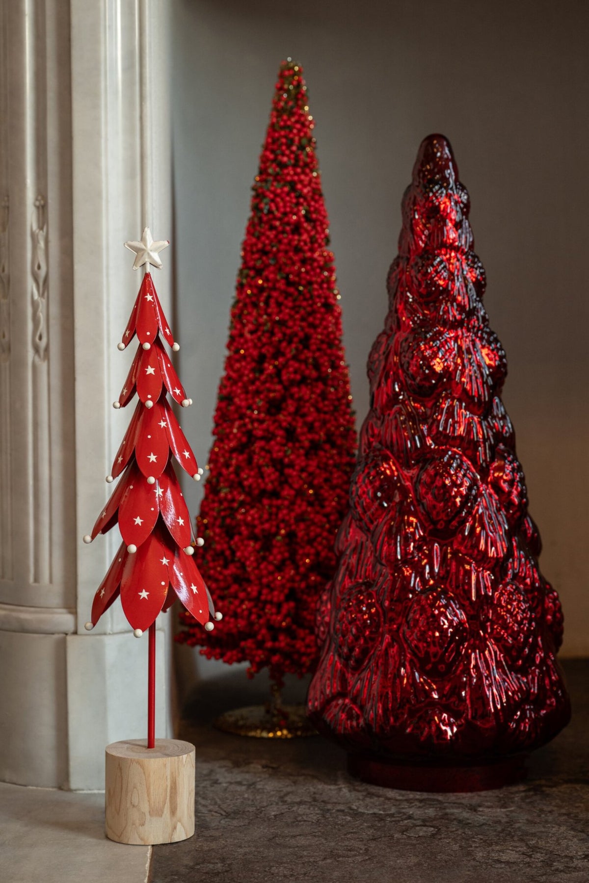 J-Line decoratieve kerstboom ijzer/paulowniahout wit/rood 40 cm – assortiment van 2