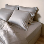 Coco & Cici - TENCEL - Sateen Kussensloop Taupe - 1 kussensloop 80x80 - Tuincentrum Lopik