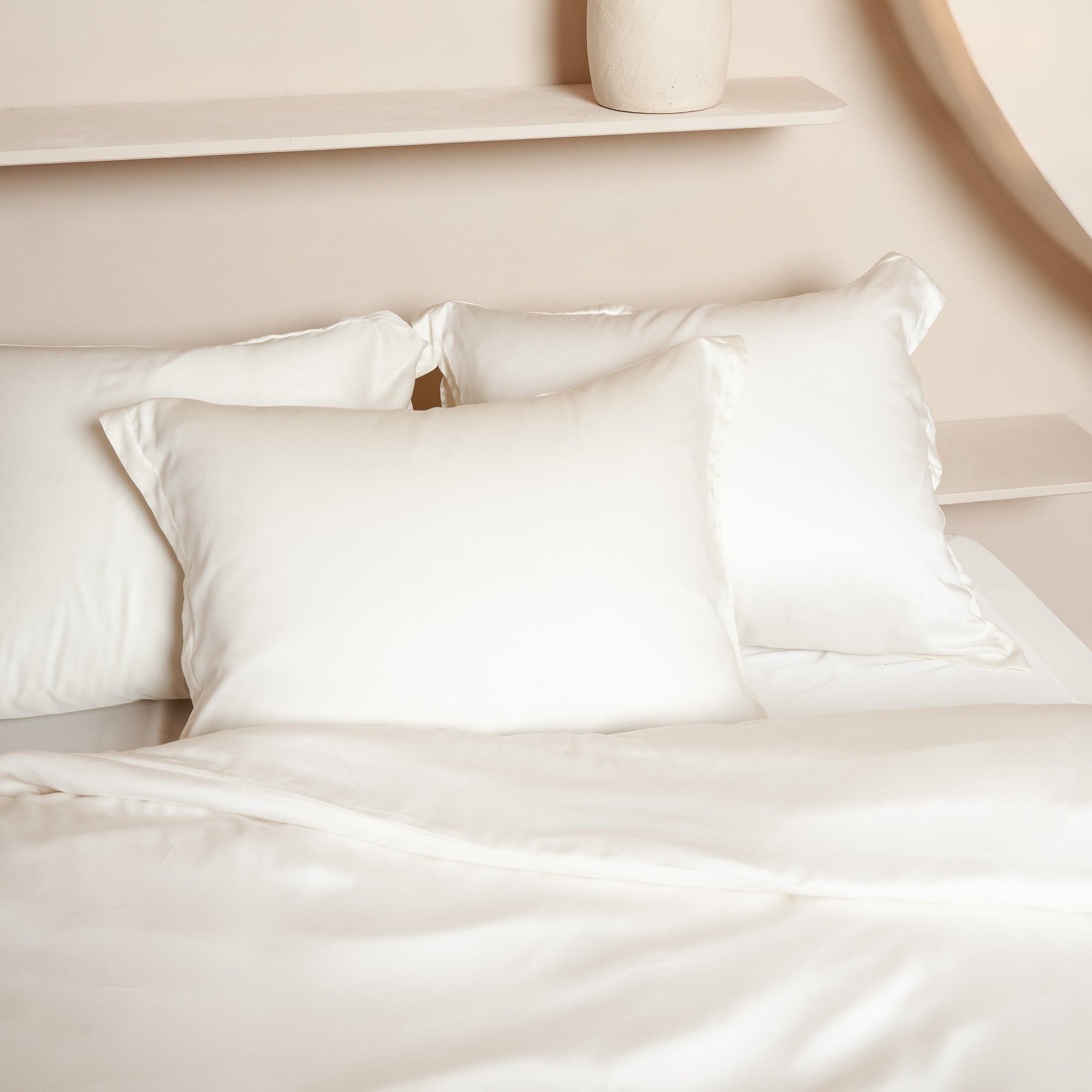 COCO & CICI TENCEL SATEEN KUSSENSLOOP OFF WHITE - 1 KUSSENSLOOP 80X80