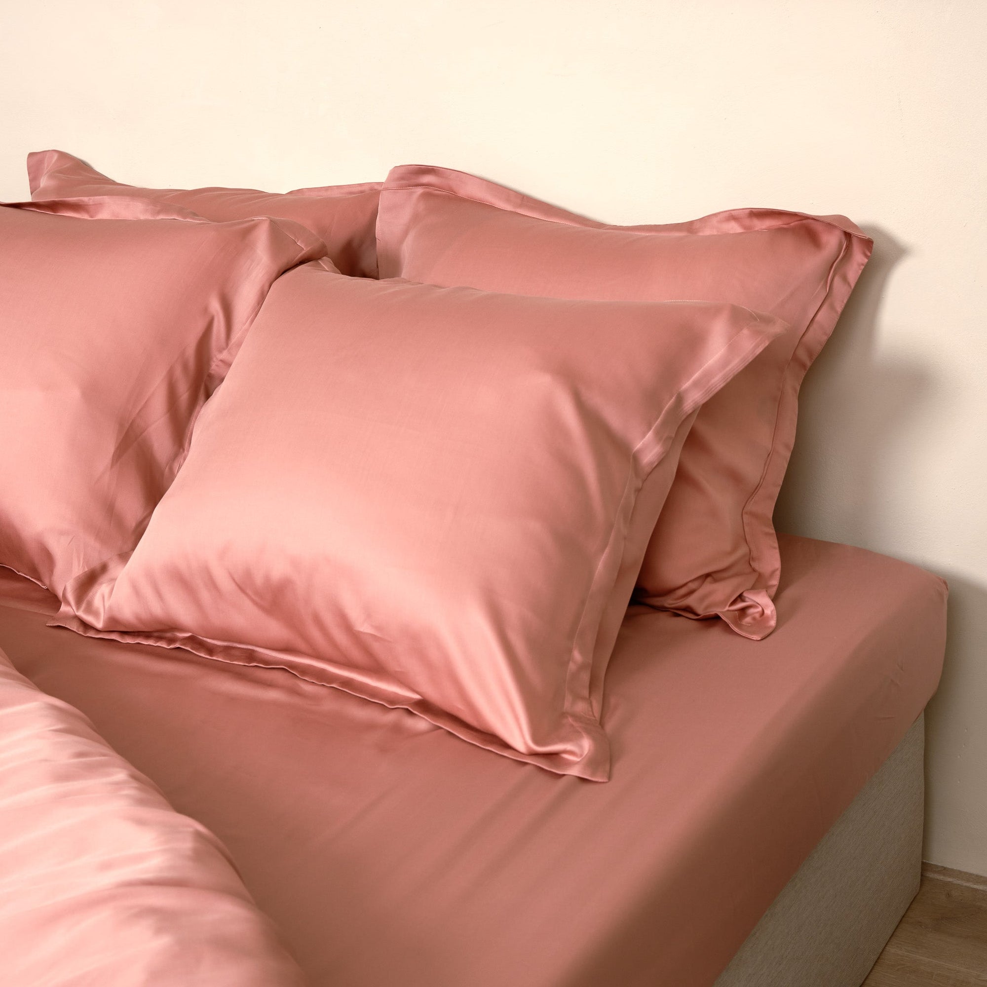 Coco & Cici - Tencel Sateen Hoeslaken Topper 180 x 210 x 10 cm - 2 Persoons Beddengoed - Lyocell - Elastiek Rondom - Terra Roze - Extra Zacht - Tuincentrum Lopik