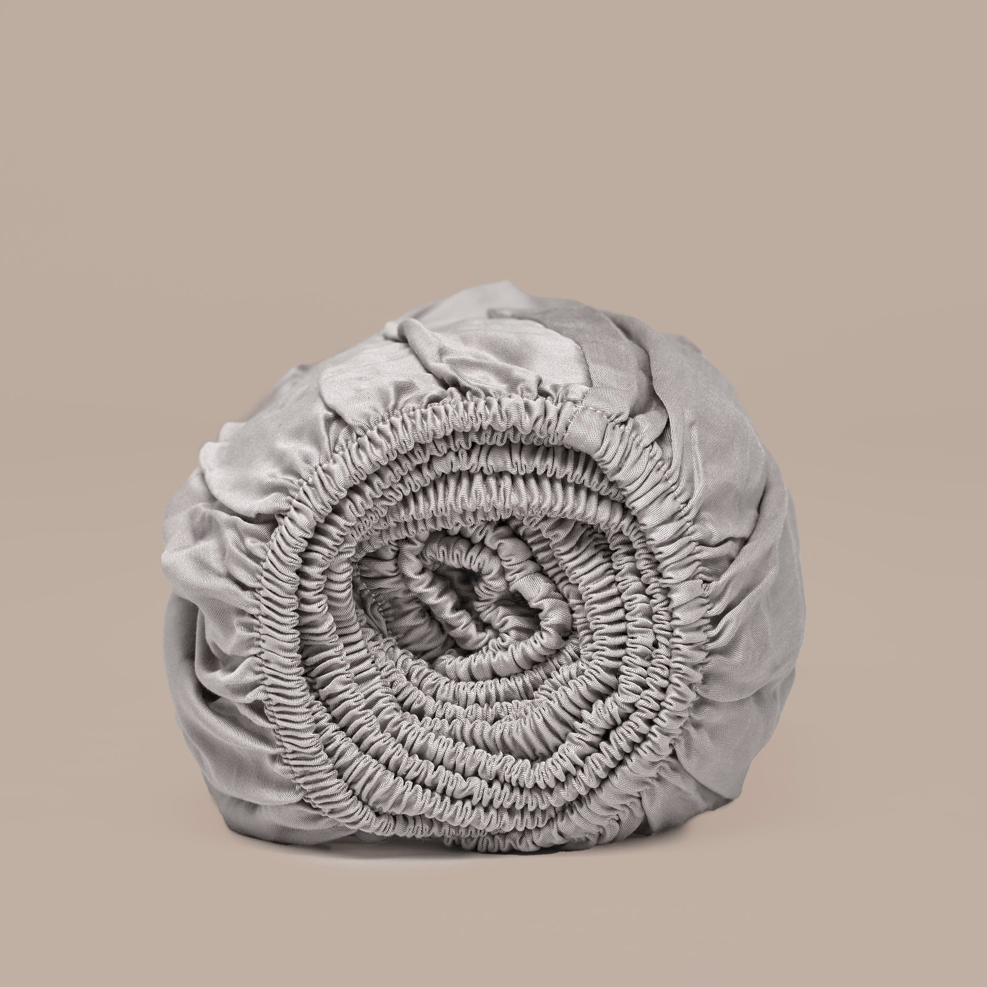 COCO & CICI TENCEL SATEEN HOESLAKEN TAUPE 200X210X35CM