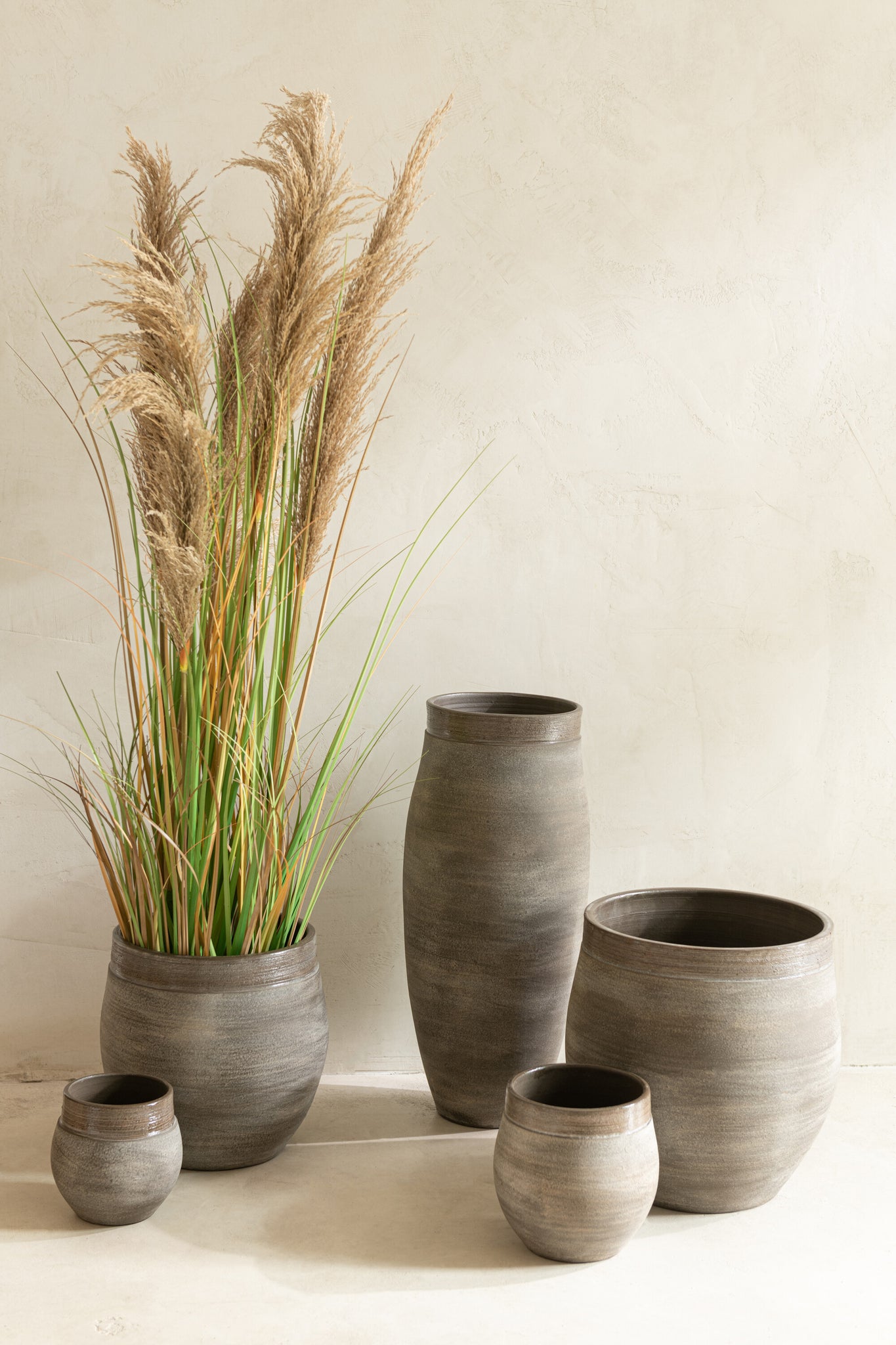 J-LINE VASE GIO CERAMIC BROWN SMALL