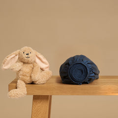 Coco & Cici - Tencel Sateen Hoeslaken 60 x 120 cm - 1 Persoons Beddengoed - Kinderbeddengoed - Lyocell - Hypoallergeen & Extra Zacht - Donker Blauw - Tuincentrum Lopik