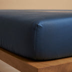 Coco & Cici - Tencel Sateen Hoeslaken 60 x 120 cm - 1 Persoons Beddengoed - Kinderbeddengoed - Lyocell - Hypoallergeen & Extra Zacht - Donker Blauw - Tuincentrum Lopik