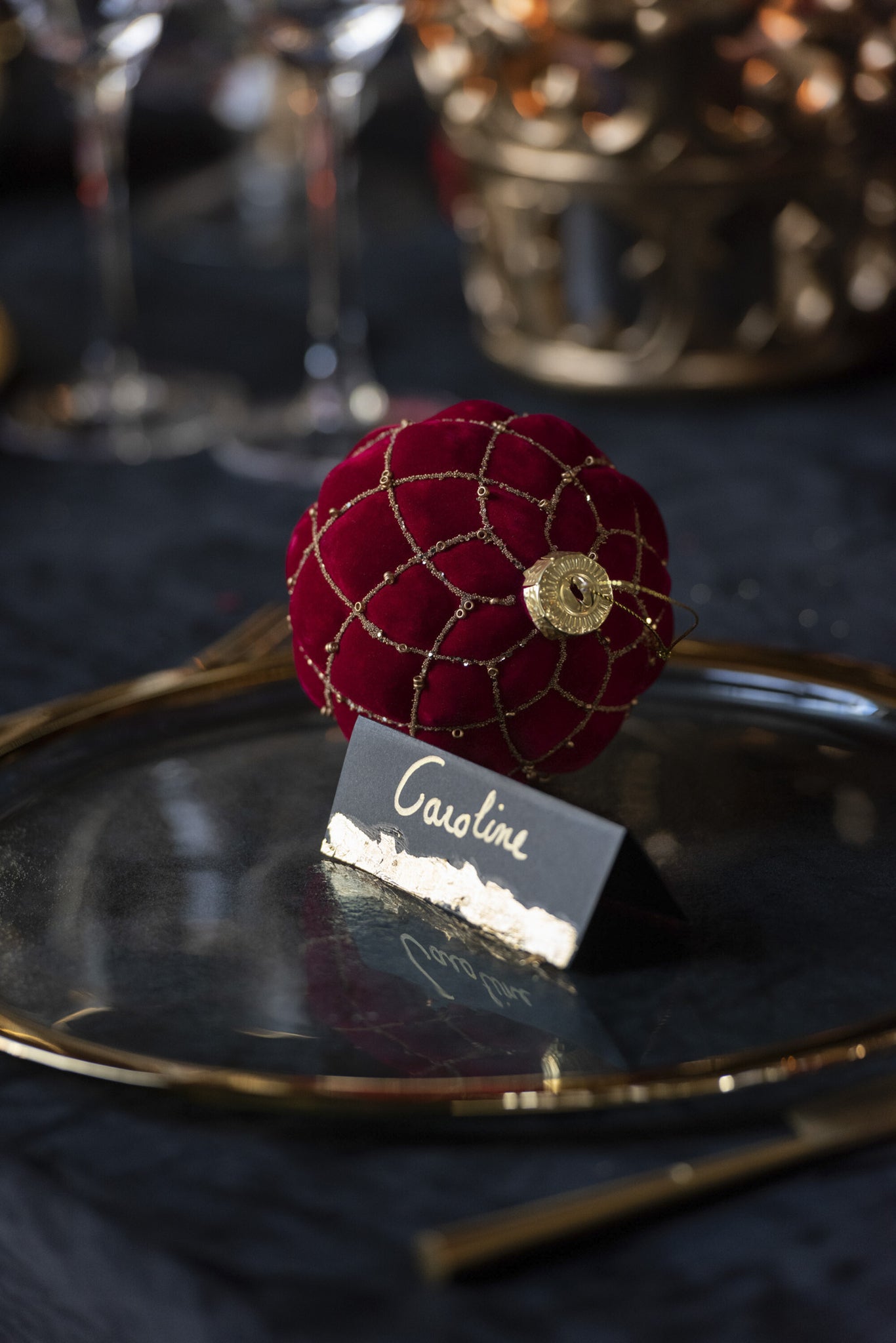 J-LINE DOOS VAN 4 KERSTBALLEN 2+2 LIJNEN/GERUIT FLUWEEL ROOD/GOUD - Tuincentrum Lopik