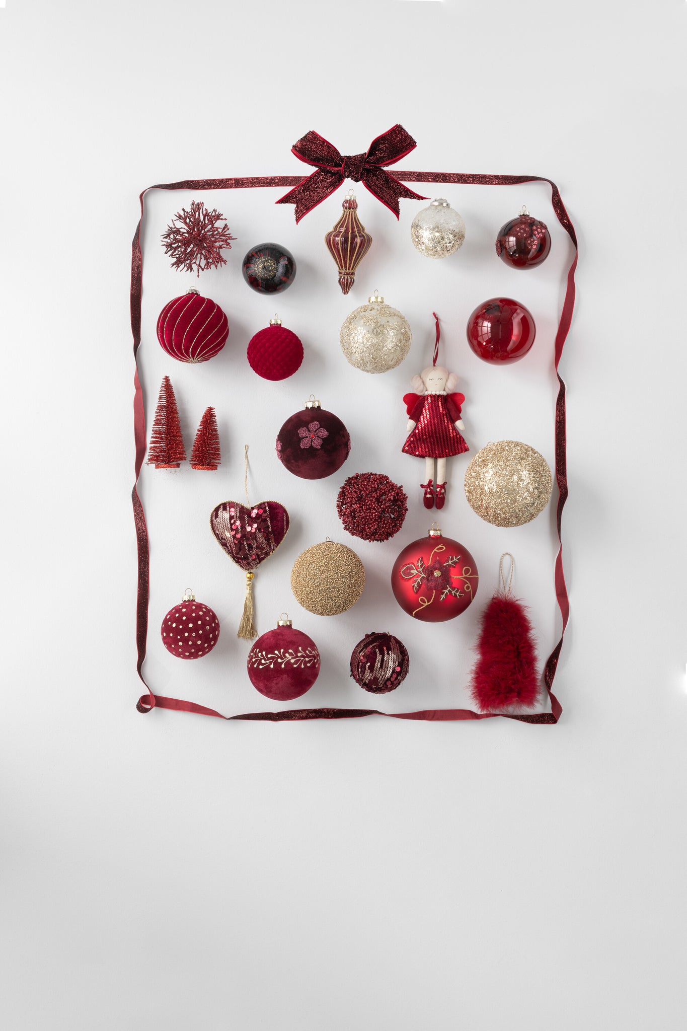 J-LINE DOOS VAN 4 KERSTBALLEN 2+2 LIJNEN/GERUIT FLUWEEL ROOD/GOUD - Tuincentrum Lopik