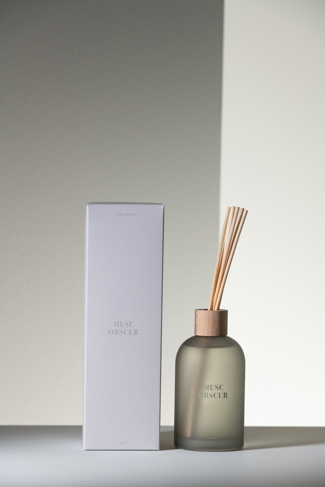 J-LINE GEURSTOKJES ACCORDS ESSENTIELS – MUSC OBSCUR 250ML - Tuincentrum Lopik