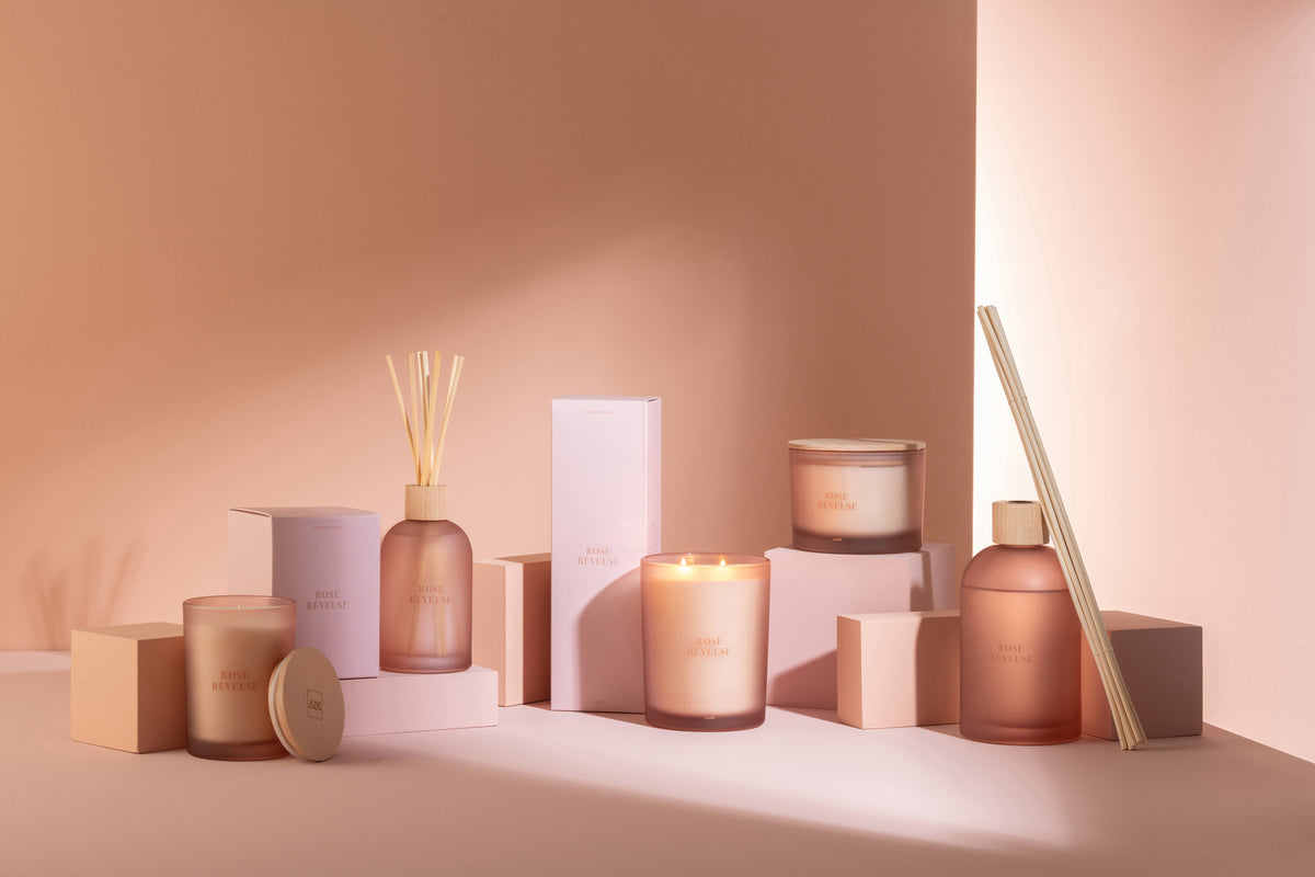 Scented Candle Accords Essentiels Rose Rêveuse-38H - Tuincentrum Lopik