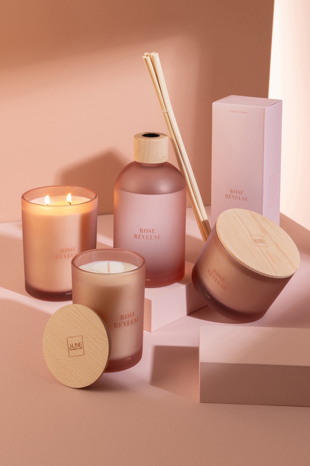 Scented Candle Accords Essentiels Rose Rêveuse-38H - Tuincentrum Lopik