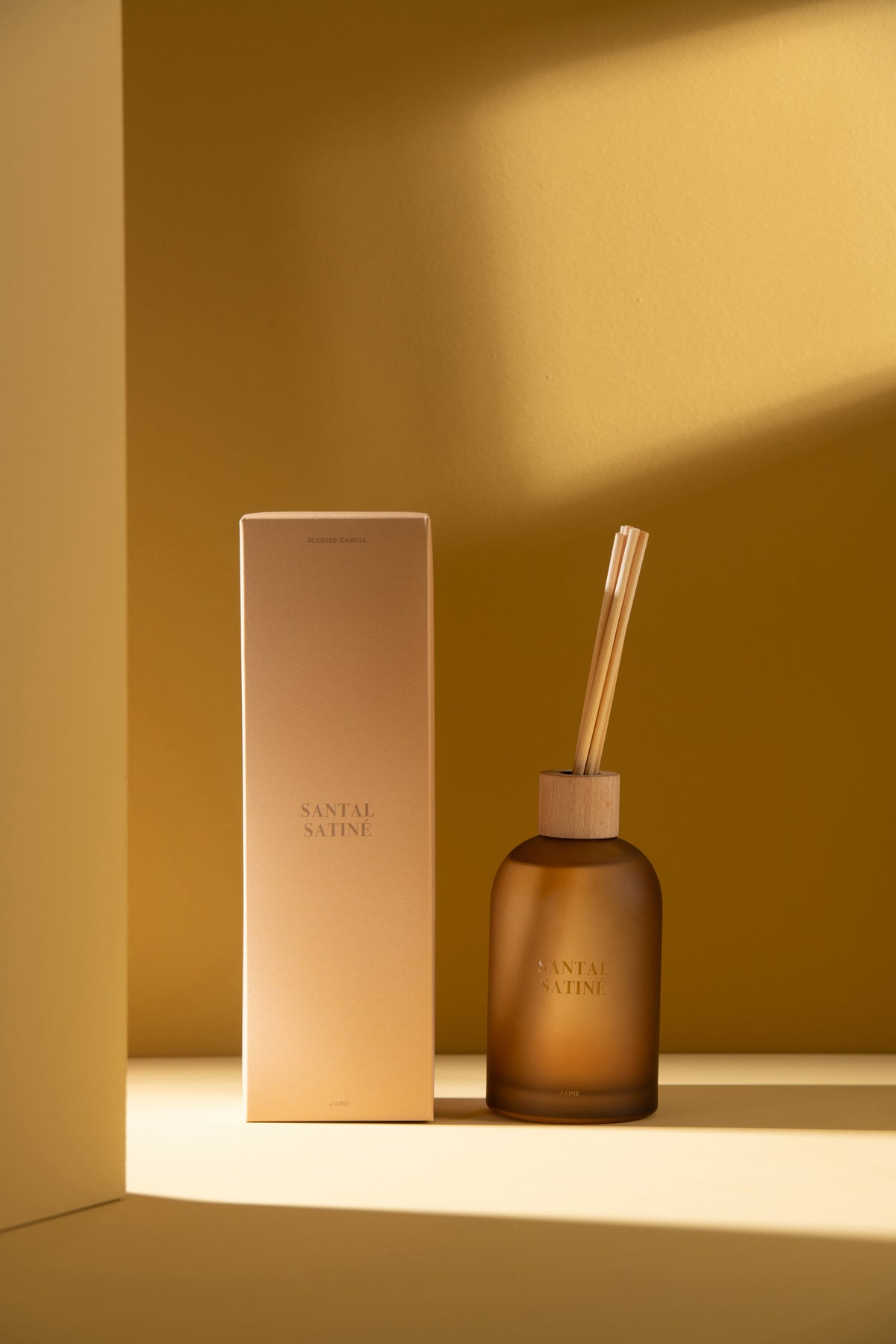 Reed Diffuser Accords Essentiels Santal Satiné-250Ml - Tuincentrum Lopik