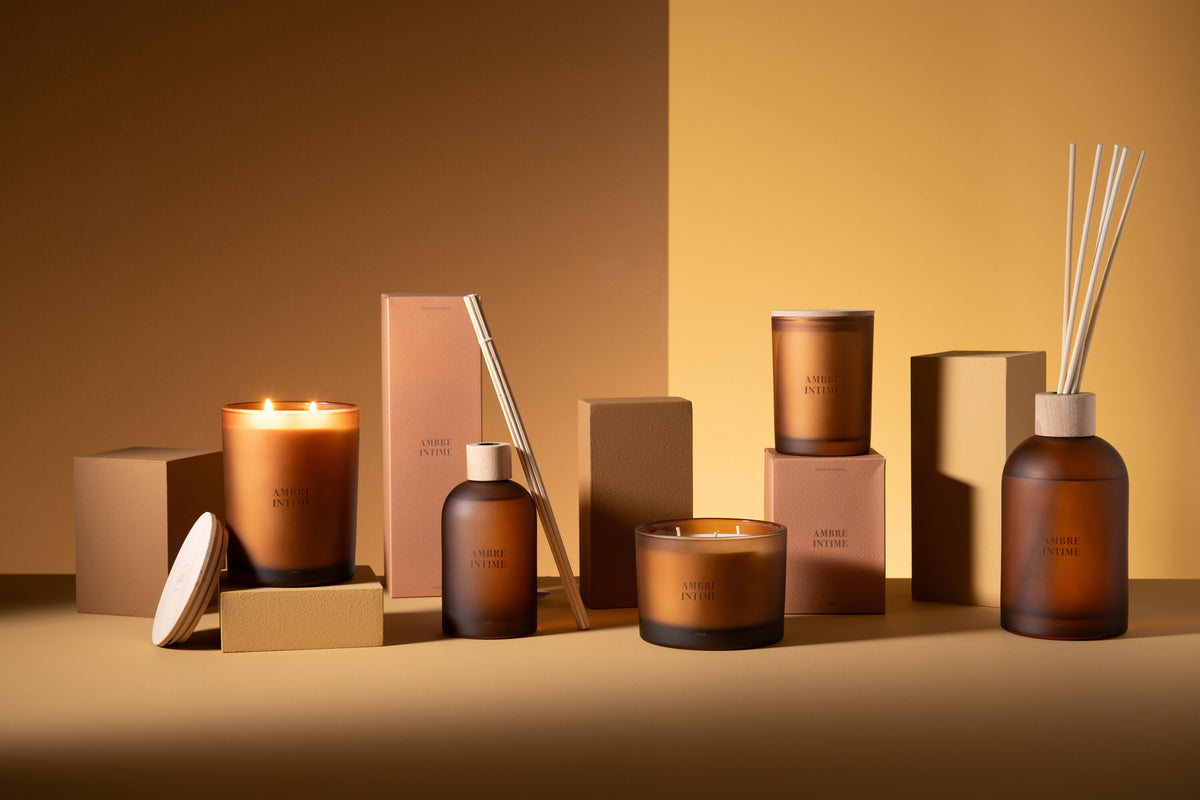 Scented Candle Accords Essentiels Ambre Intime-38H - Tuincentrum Lopik
