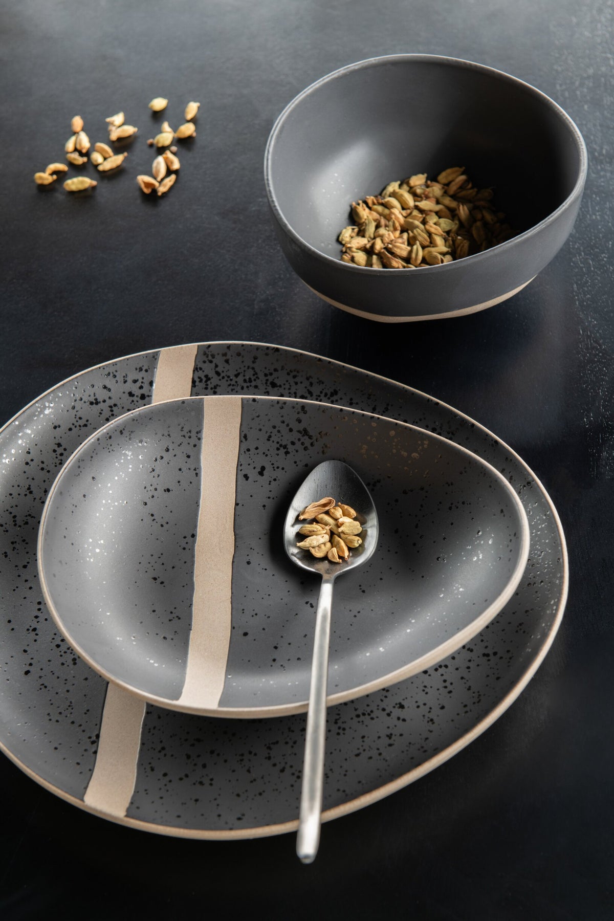 J-LINE BOX CUTLERY C 24-DELIG ROESTVRIJ STAAL GLANZEND ZWART