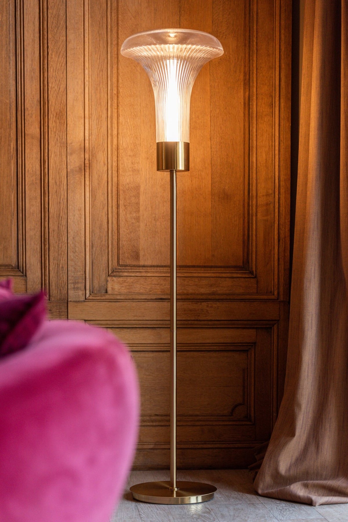 Vloerlamp LED goudkleurig metaal/doorzichtig glas