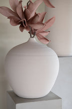 J-LINE VASE BOTTLE CASSIA CLAY WHITE