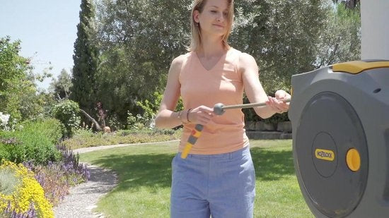  AUTO REEL WANDSLANGBOX + 30 M SLANG, KOPPELINGEN EN TUINSPUIT