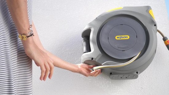  AUTO REEL WANDSLANGBOX + 30 M SLANG, KOPPELINGEN EN TUINSPUIT