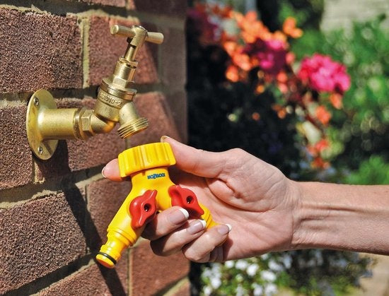 DUBBELE KRAANAANSLUITING 3/4" EN 1/2"