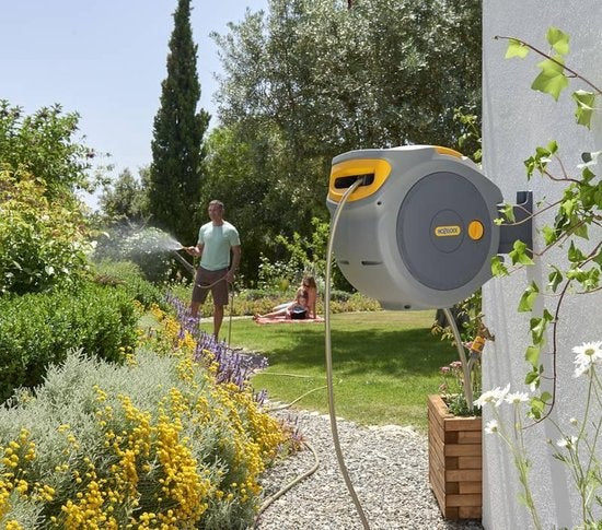  AUTO REEL WANDSLANGBOX + 30 M SLANG, KOPPELINGEN EN TUINSPUIT (25 M + 5 M GRATIS)
