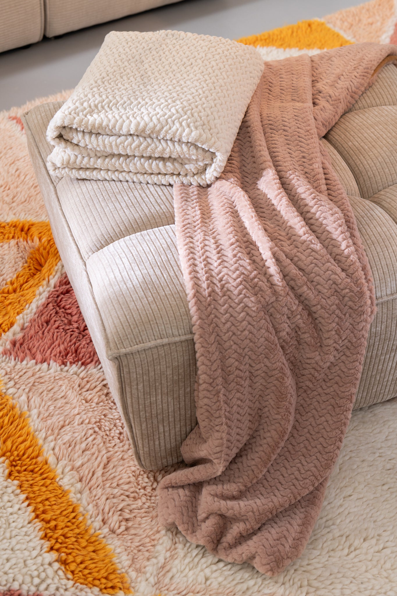 J-LINE DEKEN VAN POLYESTER BEIGE - Tuincentrum Lopik