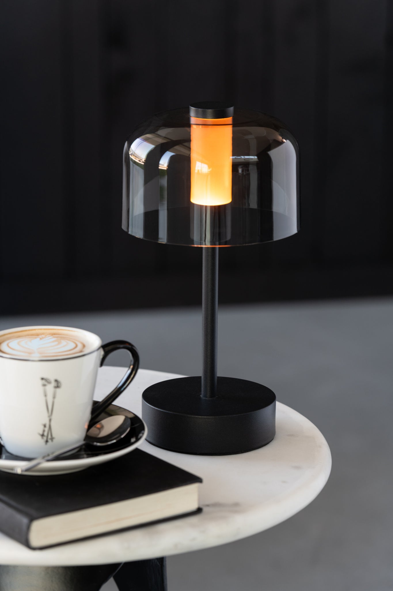 J-LINE TAFELLAMP WOA METAAL ZWART MET LED 13X24X13CM - Tuincentrum Lopik
