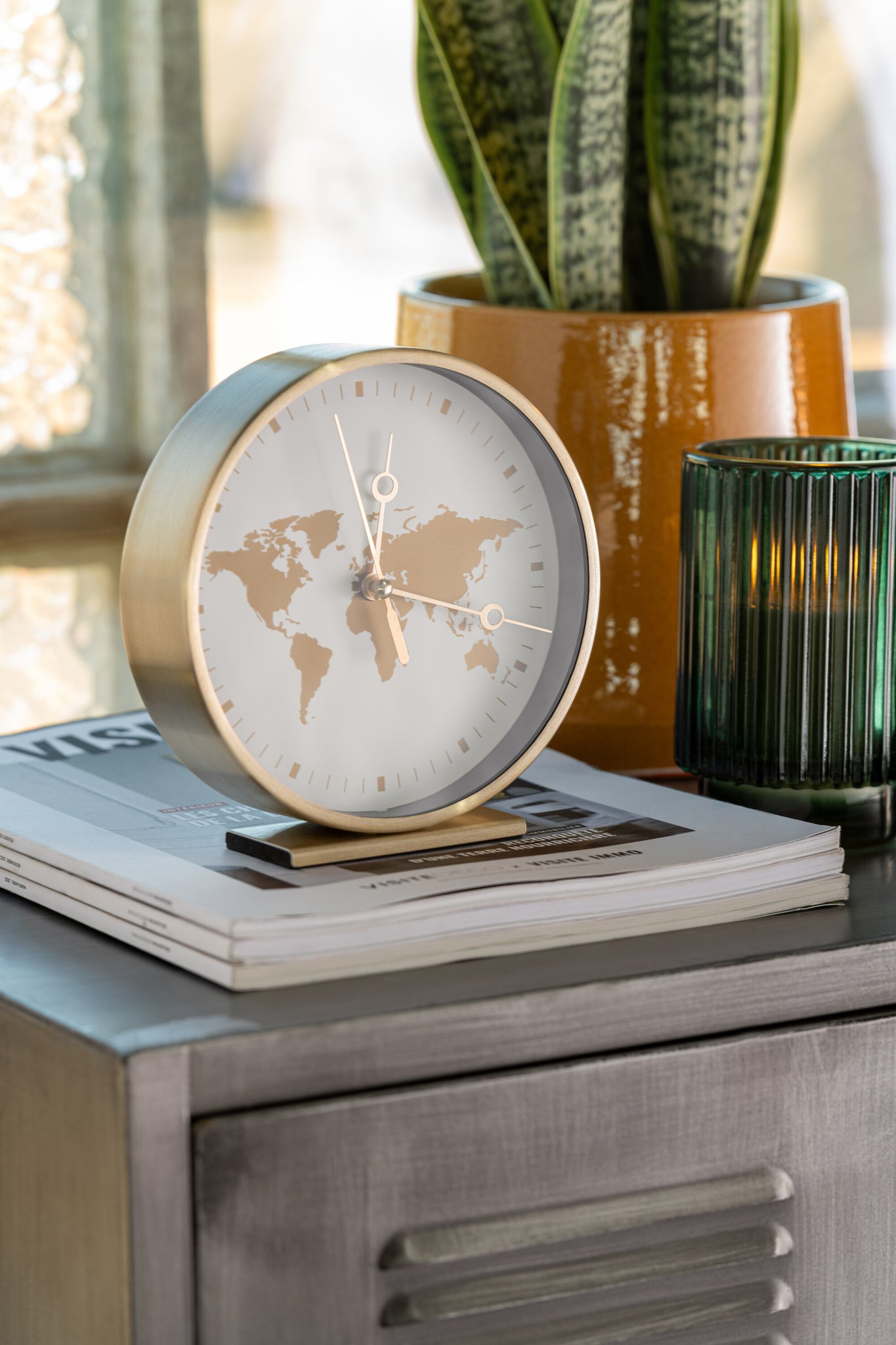J-LINE WANDKLOK WERELDKAART GLAS ZWART/GOUD - SET VAN 2 - 15 X 15,6 CM - Tuincentrum Lopik