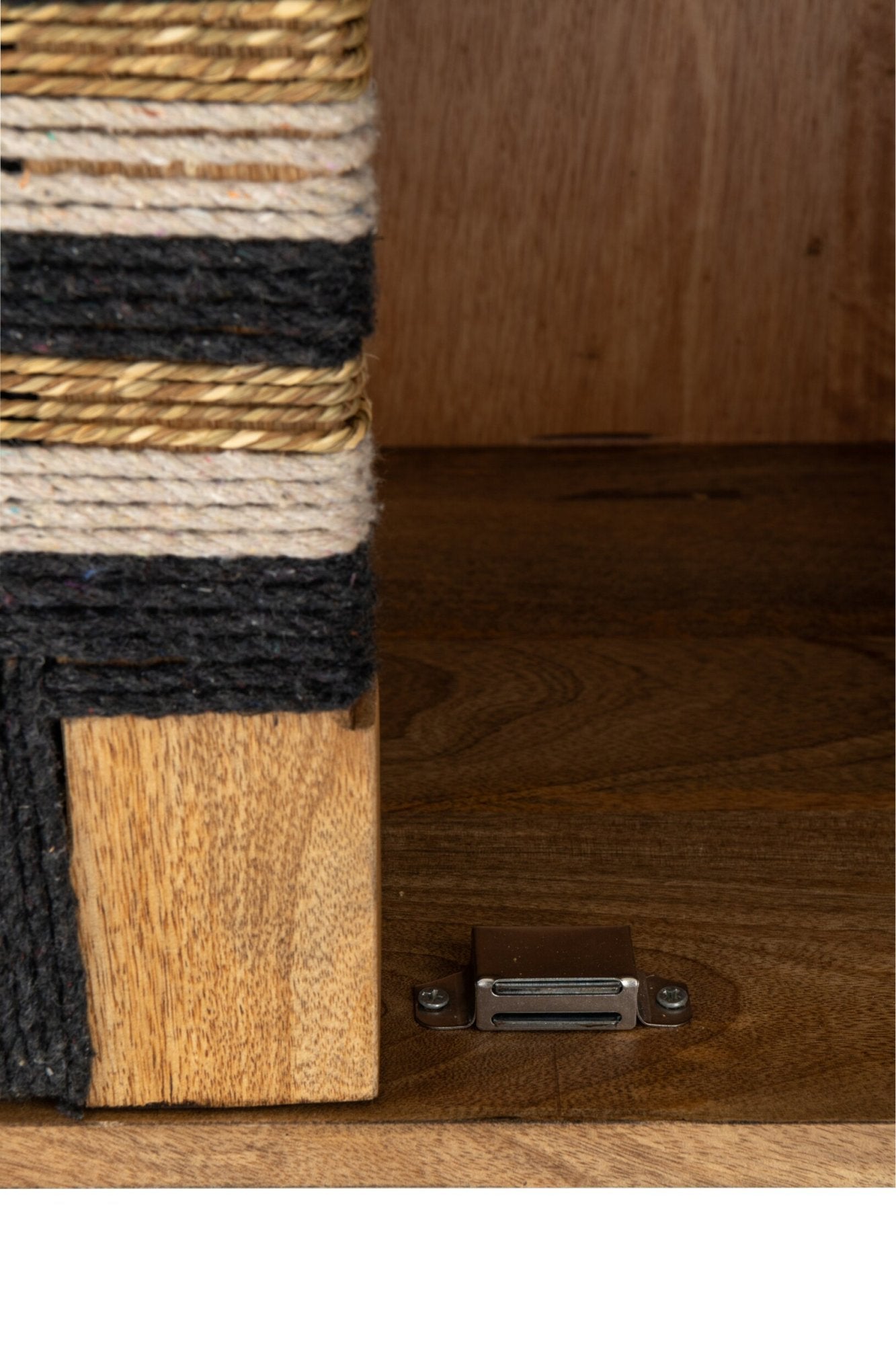 J-LINE KAST GEVLOCHTEN DRAADDESIGN HOUT NATUREL/ZWART