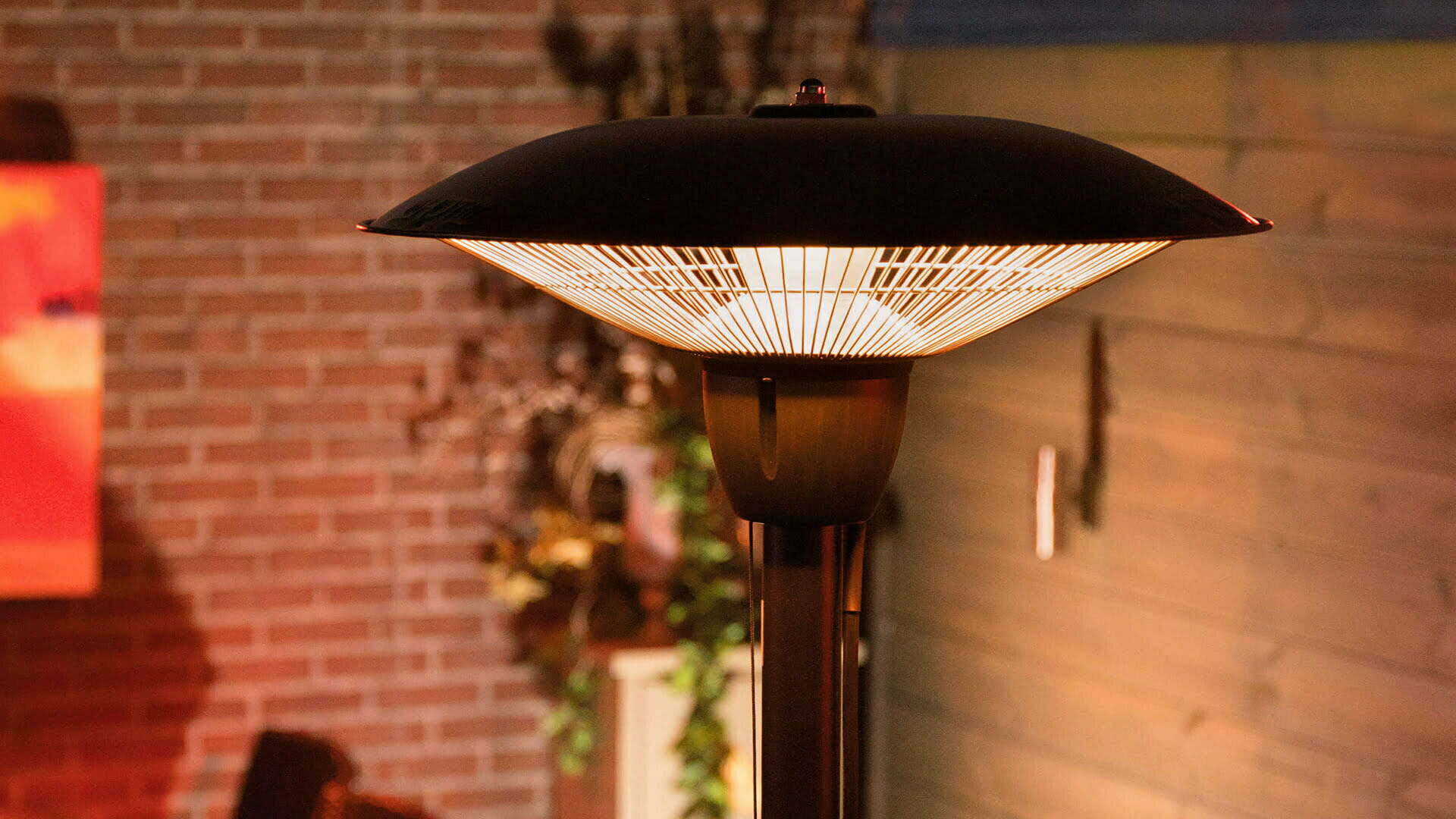 SUNRED BARCELONA BRIGHT STAAND ZWART 1500 WATT