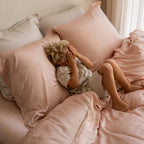 COCO & CICI ECO BAMBOE DEKBEDOVERTREK POWDER PEACH SINGLE 140 X 220 CM + 1 KUSSENSLOOP 60 X 70 CM