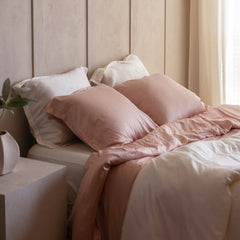 COCO & CICI ECO BAMBOE DEKBEDOVERTREK POWDER PEACH QUEEN 200 X 220 CM + 2 KUSSENSLOPEN 60 X 70 CM