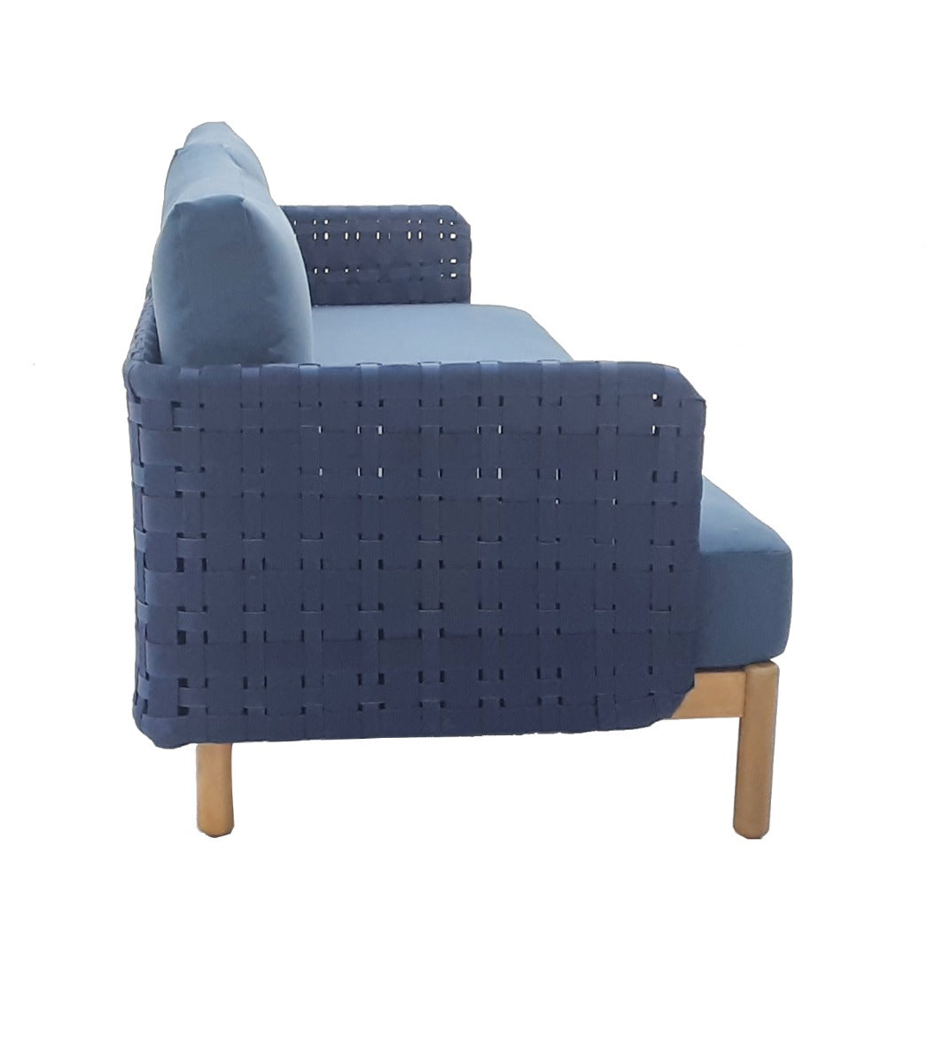 KOLBE 3-ZITS SOFA STAAL NAVY BLUE BRAIDED OUTDOOR 40MM ACACIA LIGHT TEAK LOOK SERVAL NAVY BLUE KUSSENS