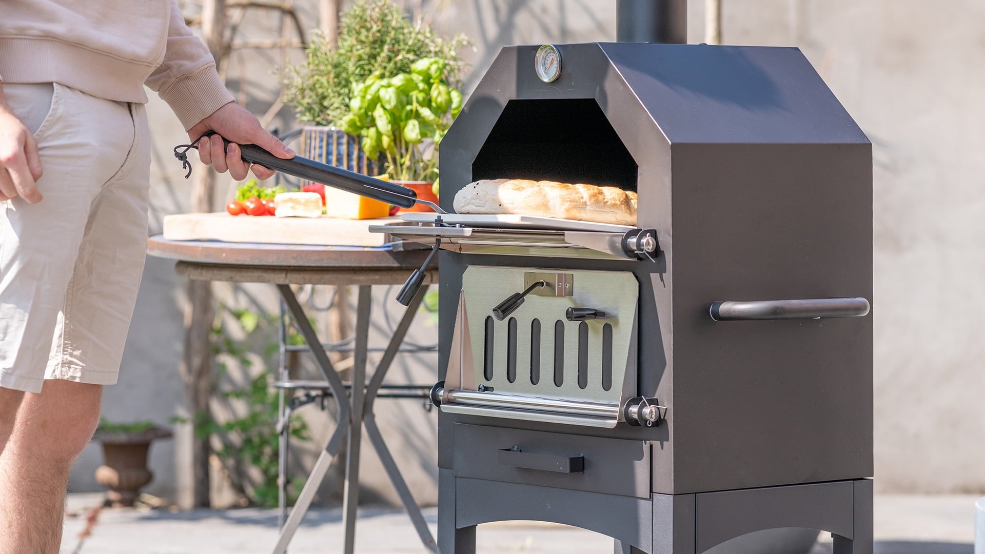 REDFIRE LORENZO OUTDOOR OVEN ZWART