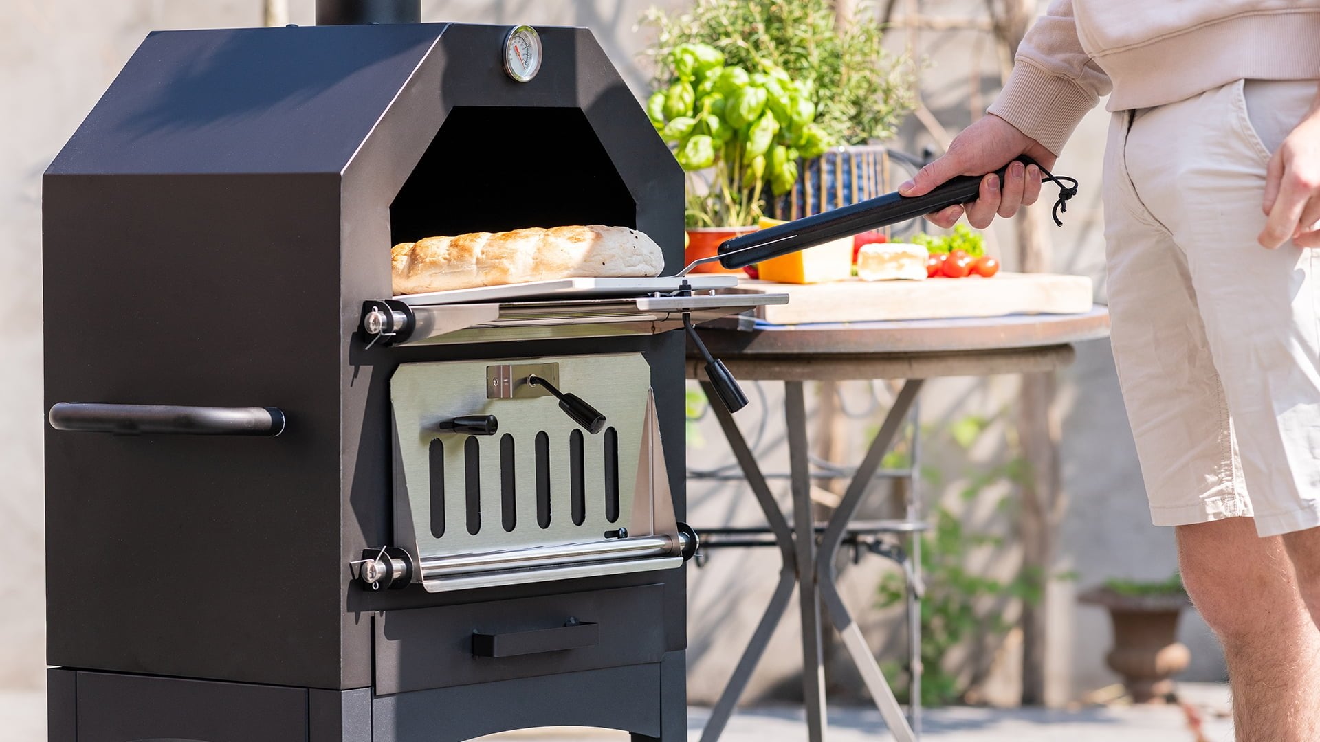 REDFIRE LORENZO OUTDOOR OVEN ZWART