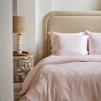 COCO & CICI TENCEL TWILL DEKBEDOVERTREK LICHTROZE SINGLE 140 X 200 CM + 1 KUSSENSLOOP 60 X 70 CM