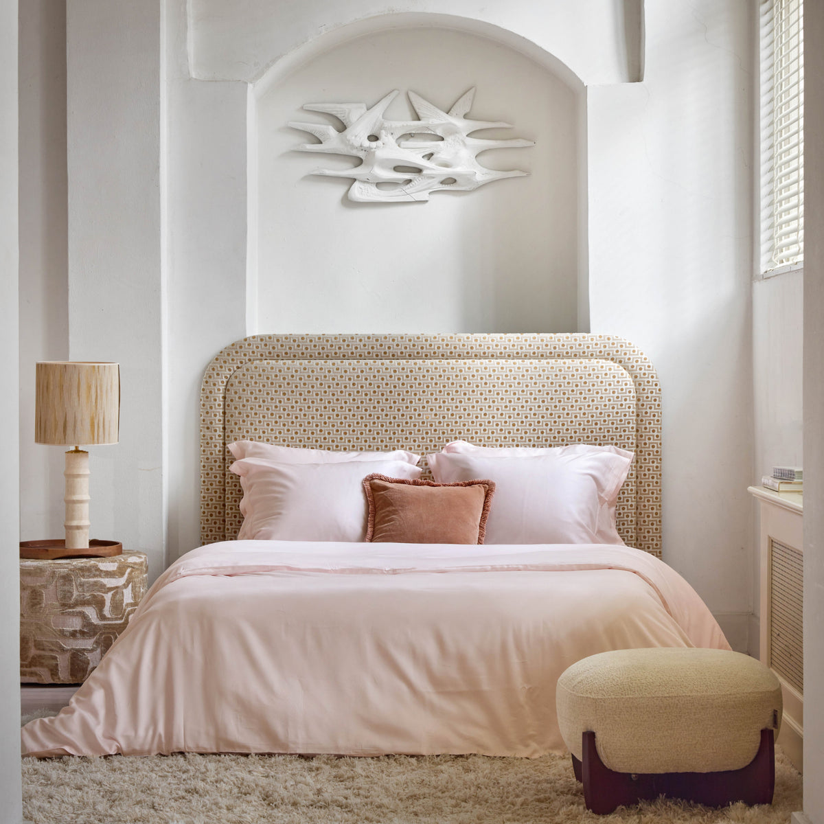 COCO & CICI TENCEL TWILL DEKBEDOVERTREK LICHTROZE QUEEN 200 X 220 CM + 2 KUSSENSLOPEN 60 X 70 CM